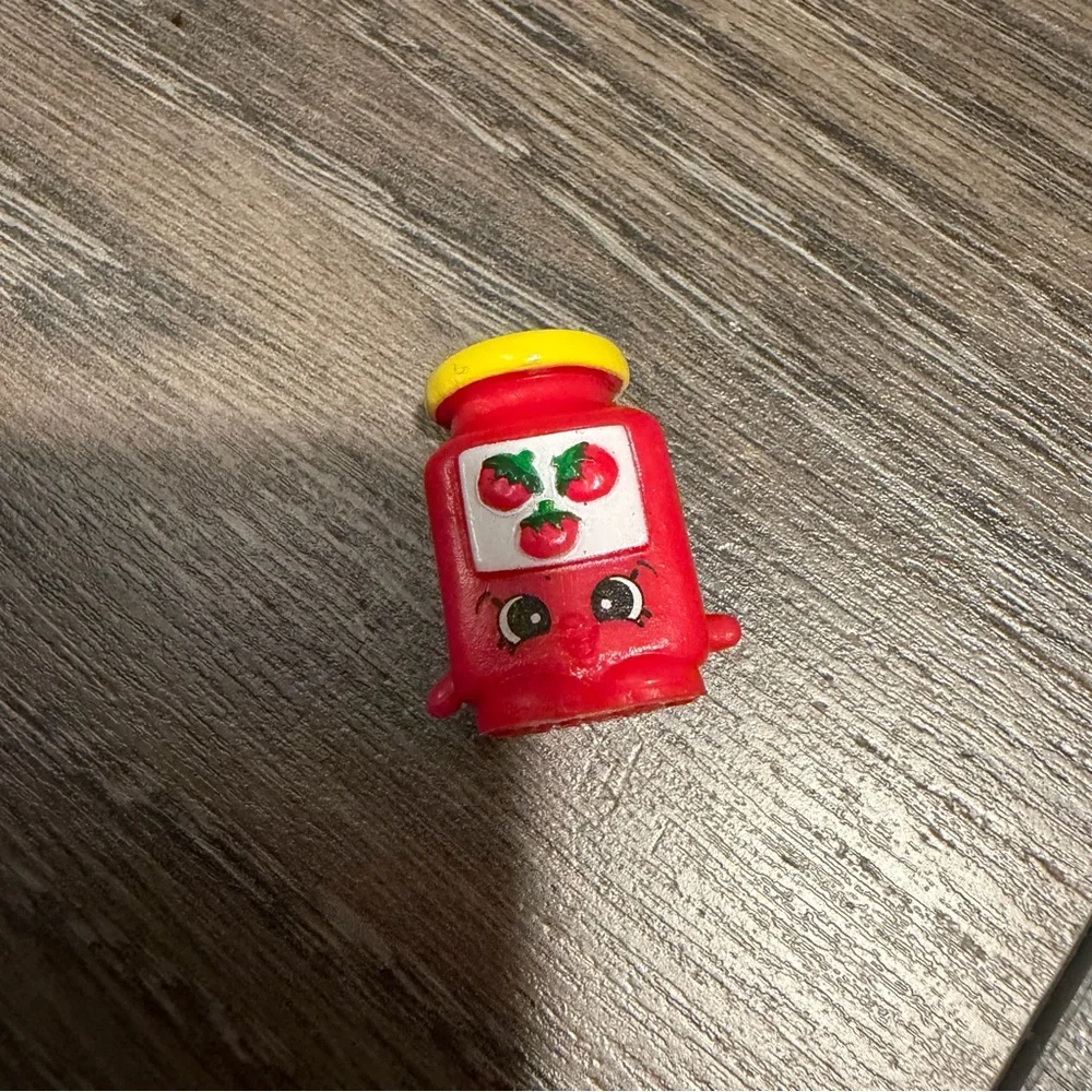 Shopkins kept smoke
